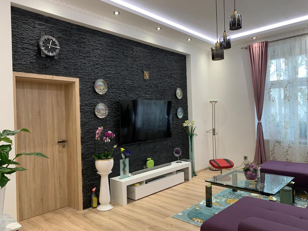 Appartamento Galaxy Karlovy Vary Esterno foto